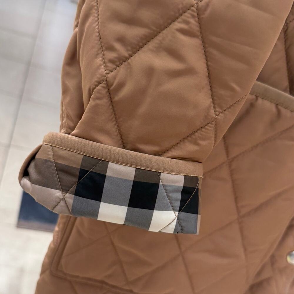 Burberry Tan Quilted Hooded Jacket Medium - Picture 3 of 10